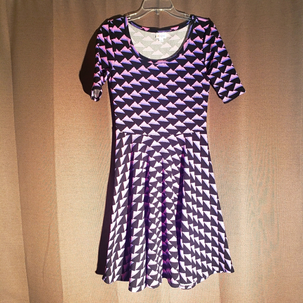 LuLaRoe Nicole 80s Triangle Geometric Dress